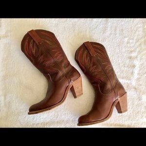 Western Women Frye Embroidered Chocolate Stacked Boots 6.5